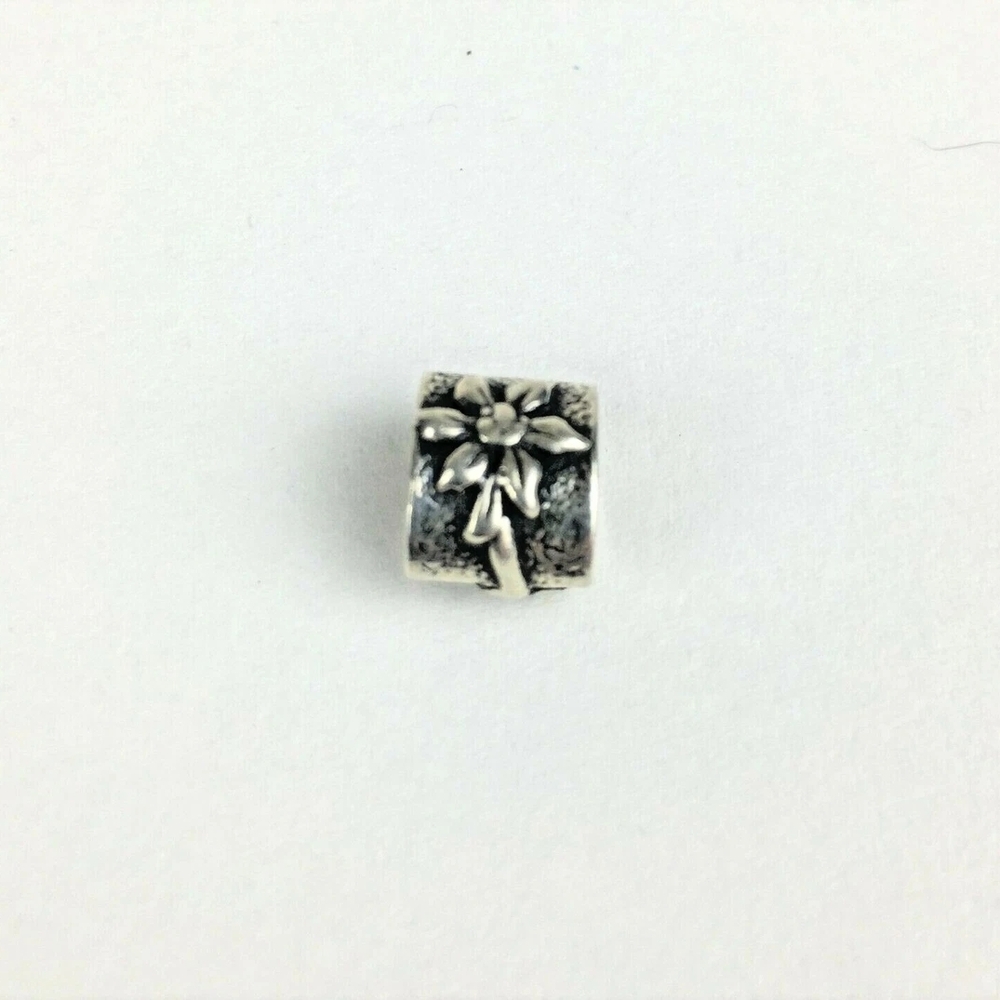 Pandora Poinsettia Charm 790213